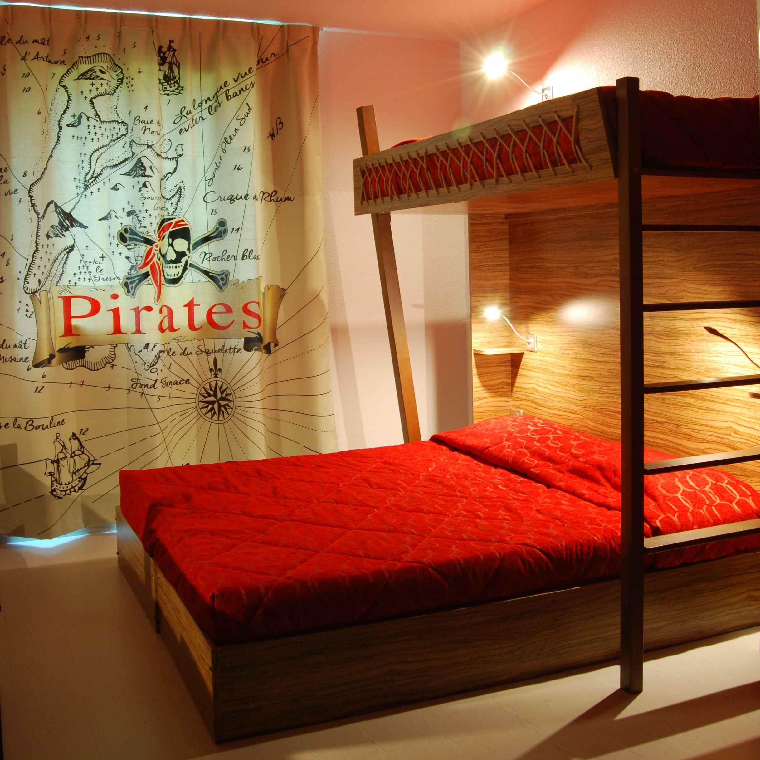Hotel Du Parc - Pirates Chasseneuil-du-Poitou Buitenkant foto