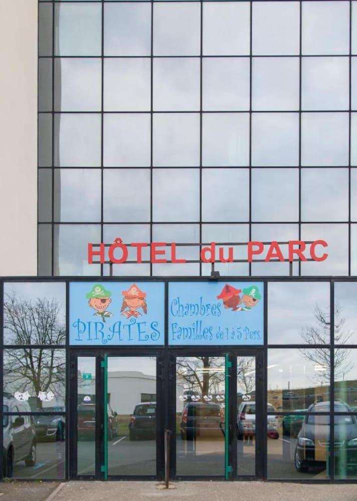 Hotel Du Parc - Pirates Chasseneuil-du-Poitou Buitenkant foto